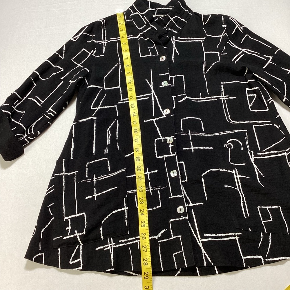 John Mark Black and White Abstract Button Down Roll Sleeve Shirt - Picture 9 of 12